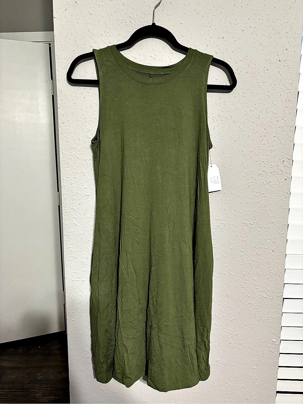 Time and Tru Women's Sleeveless Olive Green Dress